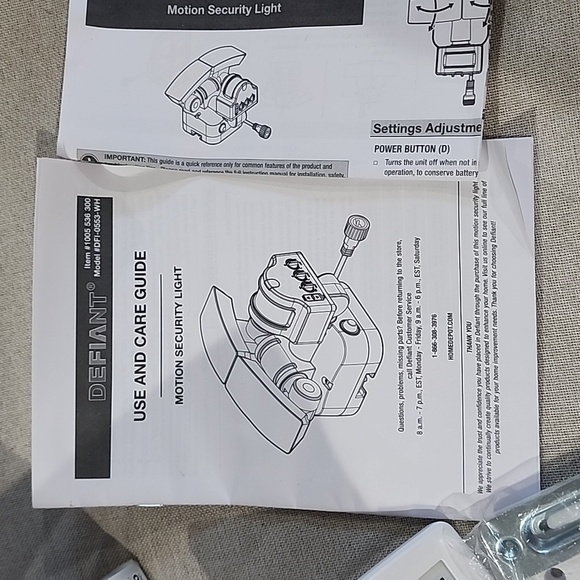 Brand New Defiant Motion Activated Security Light Solar White - Picture 5 of 5